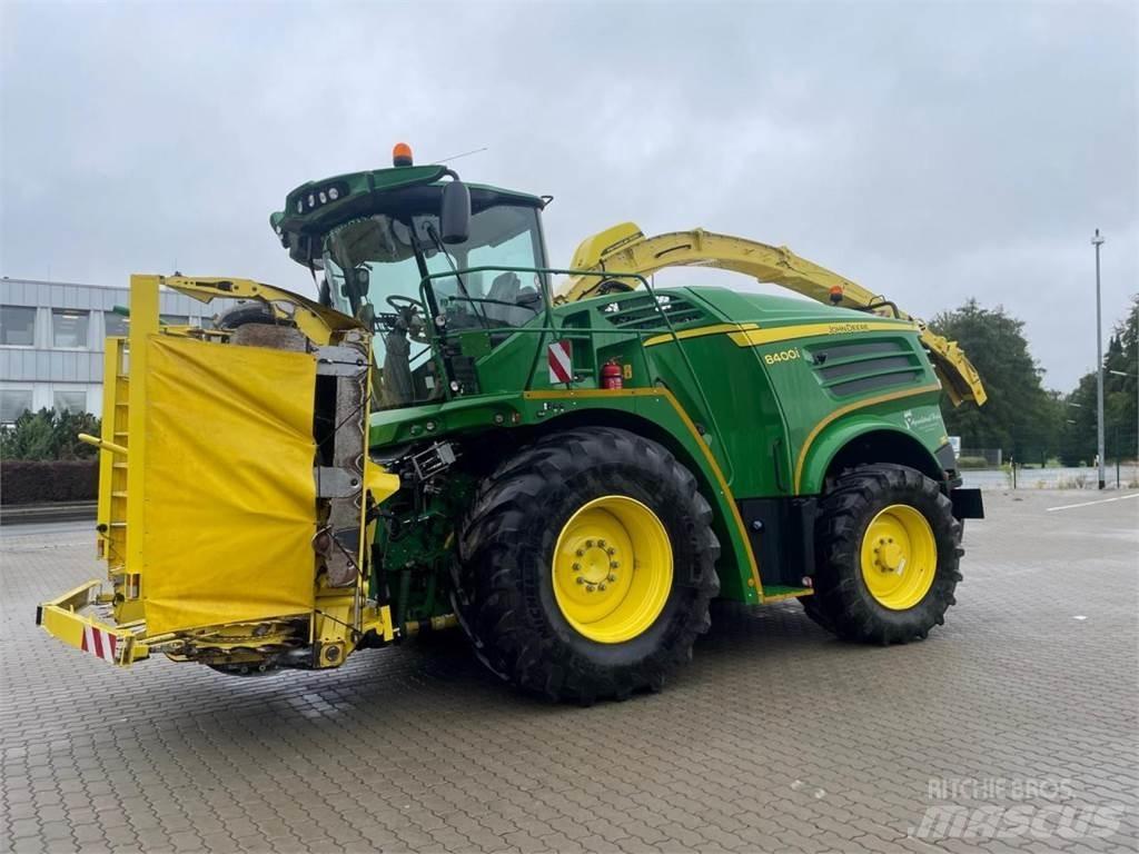 John Deere 8400 i Önjáró szecskázók