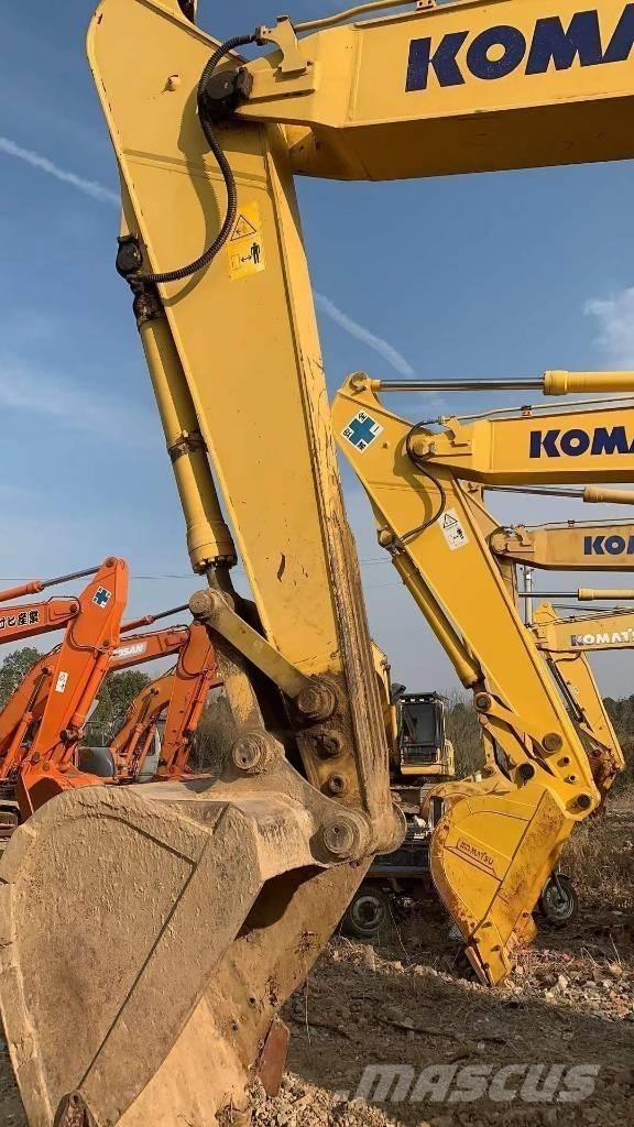 Komatsu PC 220-8 Lánctalpas kotrók