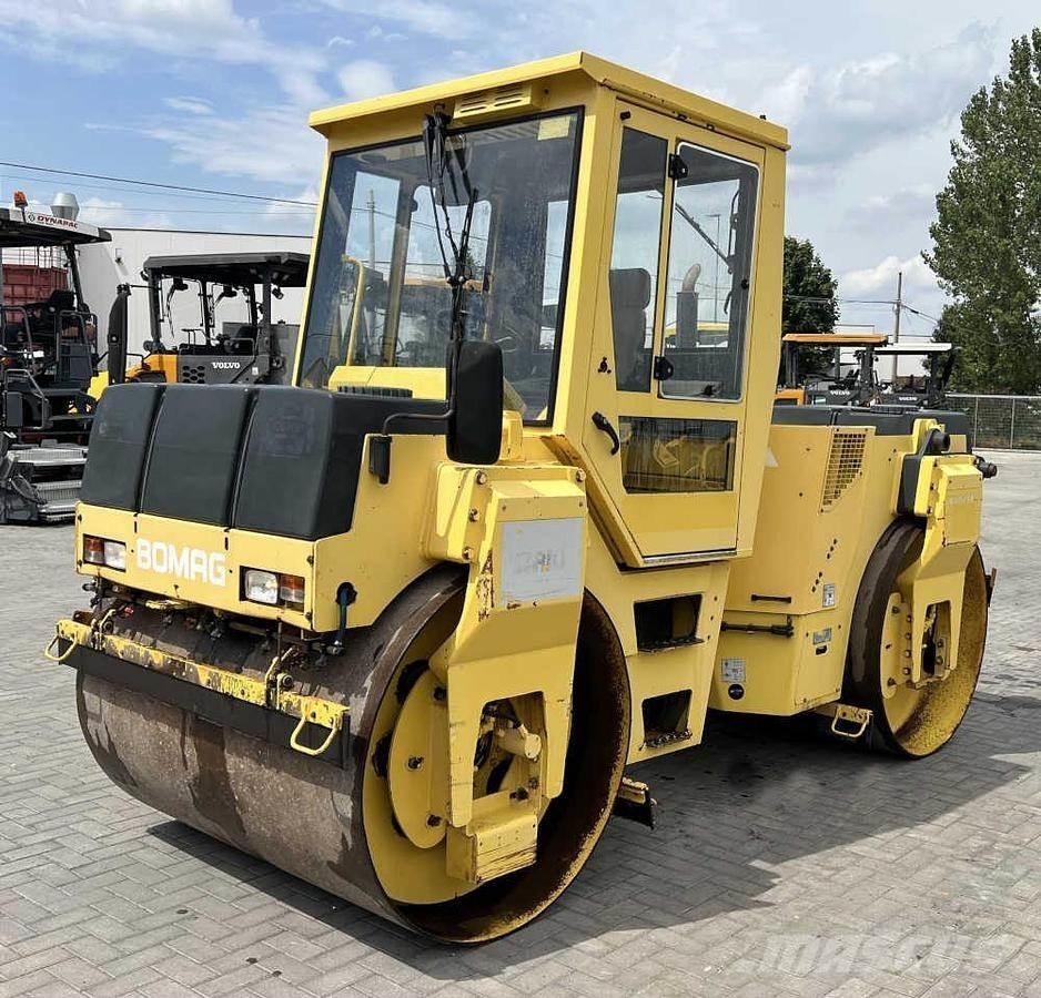 Bomag BW 151 AD-2 Ikerdobos hengerek