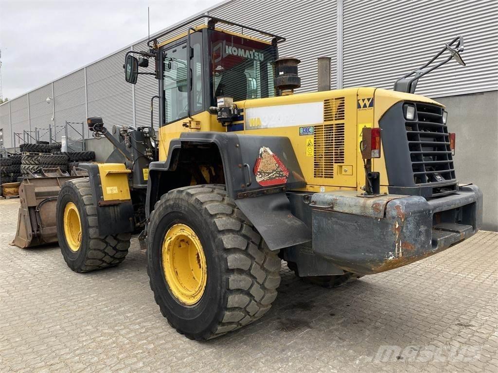 Komatsu WA320PZ-6 Gumikerekes homlokrakodók