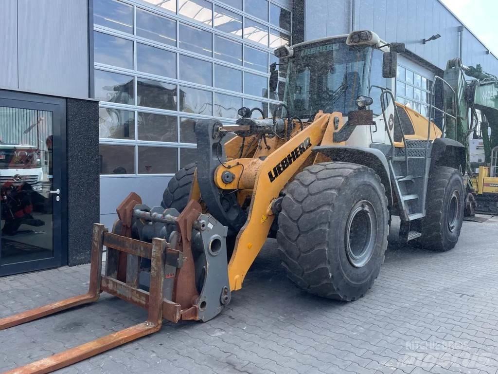 Liebherr L566 Gumikerekes homlokrakodók