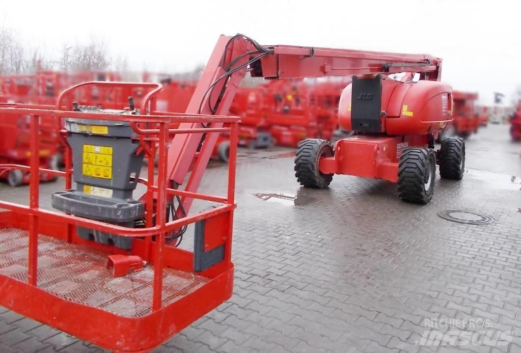 JLG 800 AJ Karos emelők