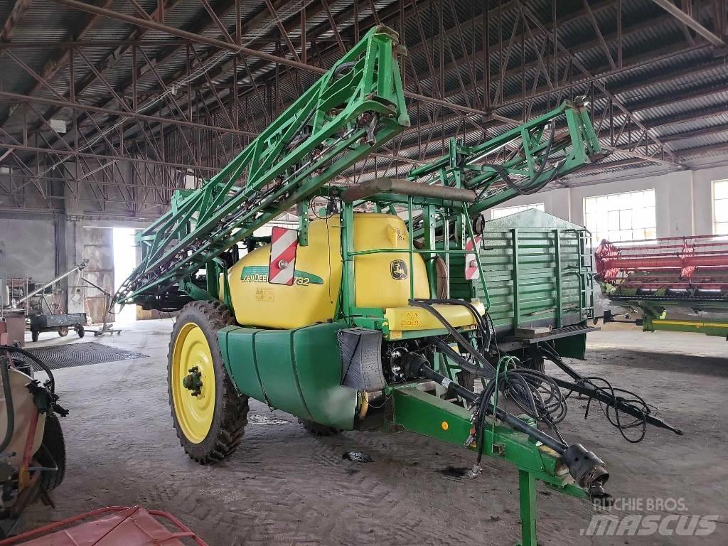 John Deere 732 Vontatott trágyaszórók