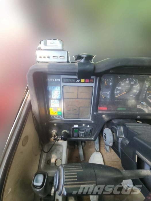 Kato MR 100 Mobil daruk