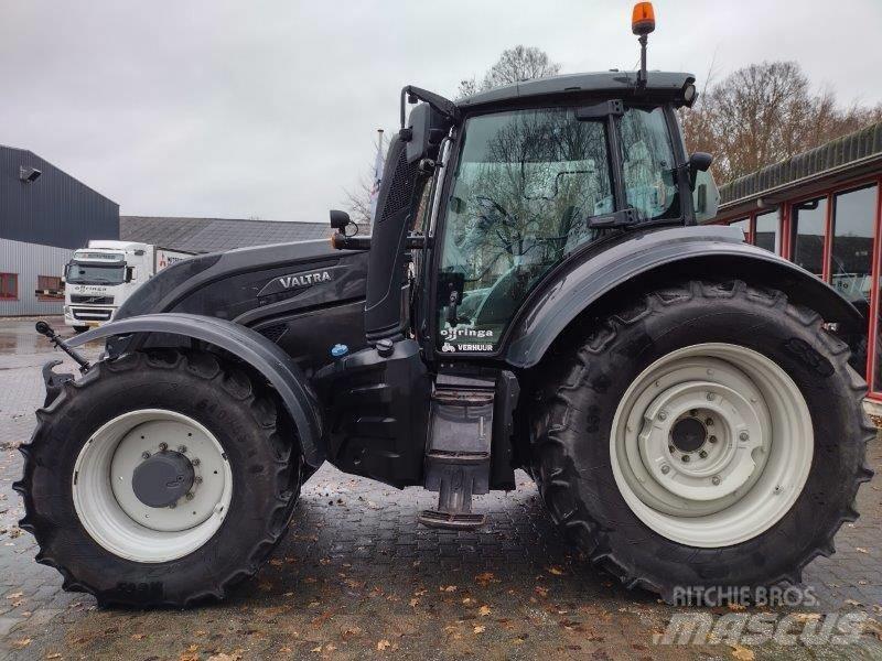 Valtra T 214 D Traktorok