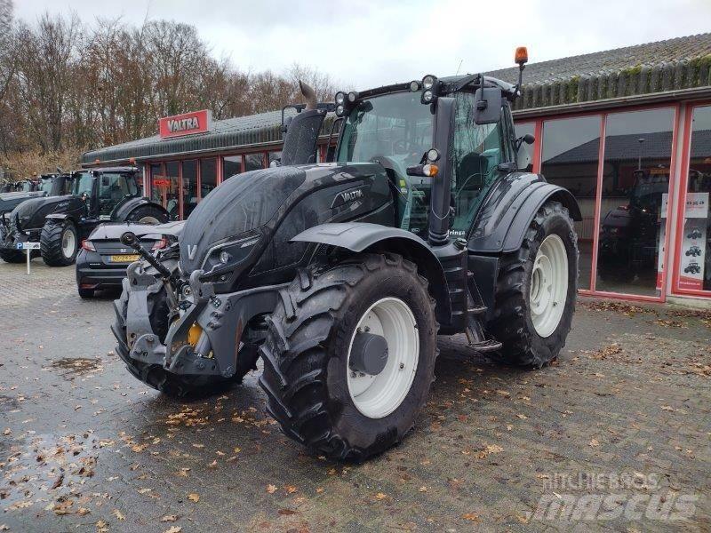 Valtra T 214 D Traktorok