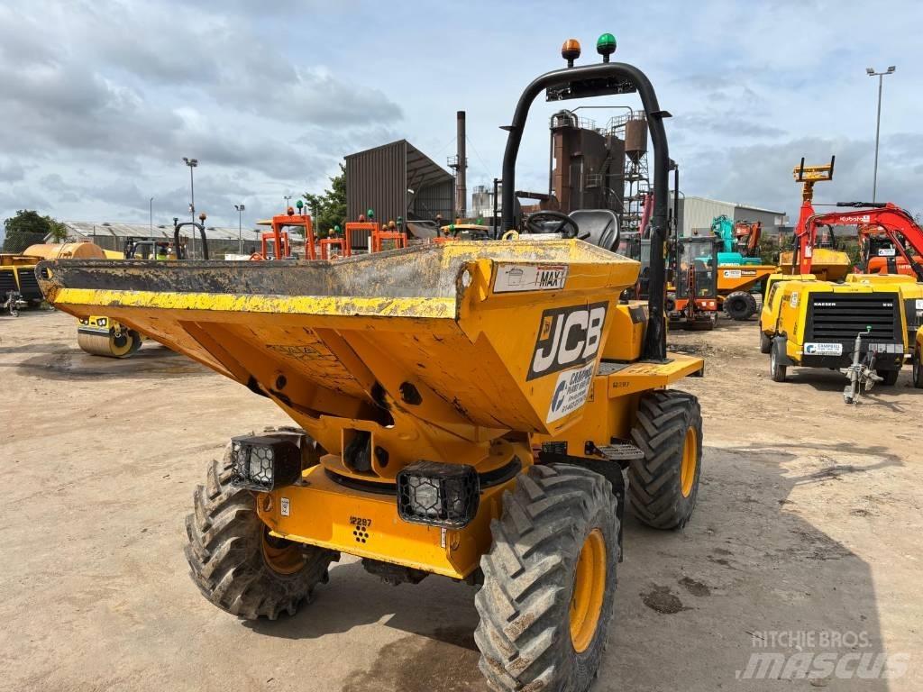 JCB 3STH 2S5 Mezei dömperek