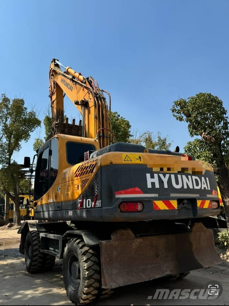 Hyundai 210W-9 Gumikerekes kotrók