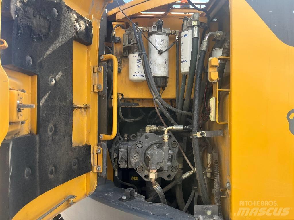 Volvo ECR 235 DL Lánctalpas kotrók