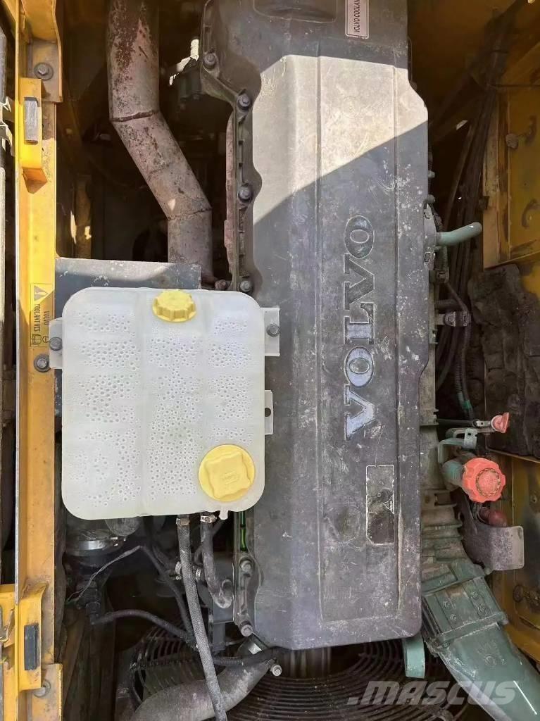 Volvo EC480D Lánctalpas kotrók