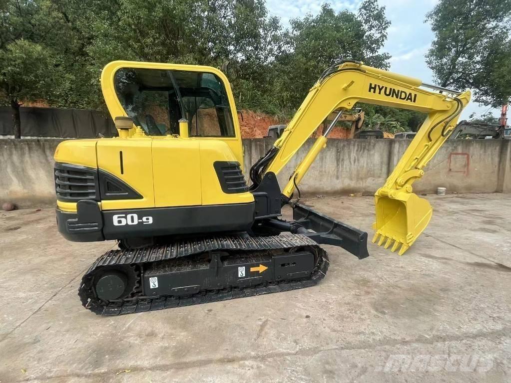 Hyundai R60-9 Lánctalpas kotrók