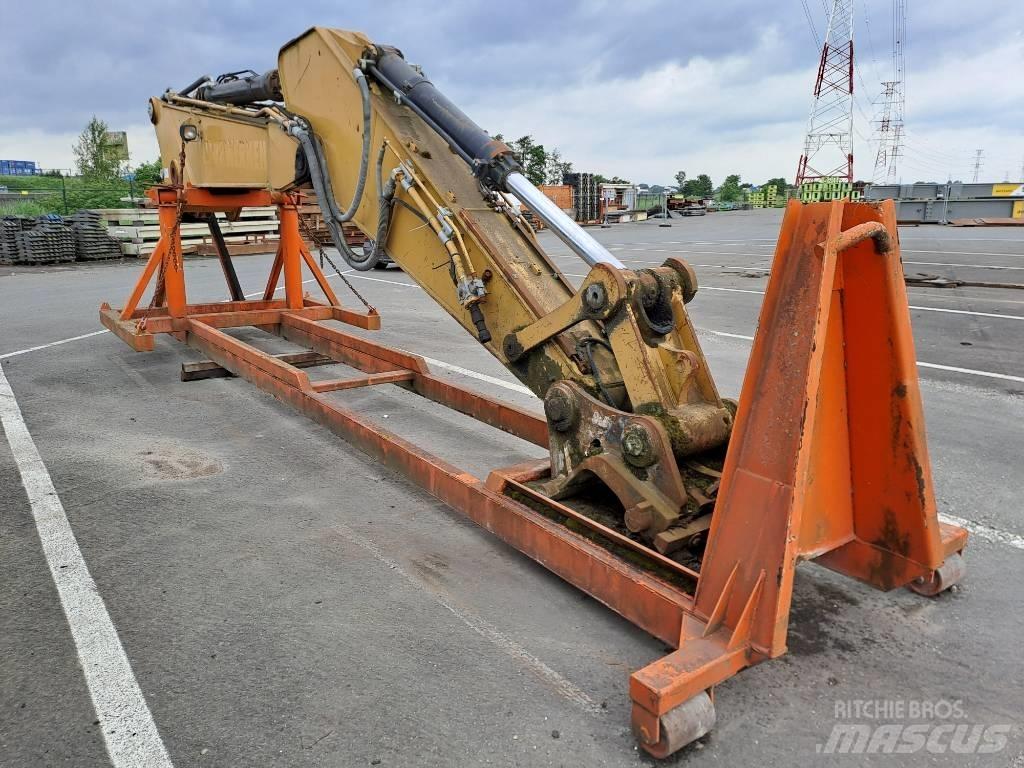 CAT 330DL UHD Bontásra használt kotrók