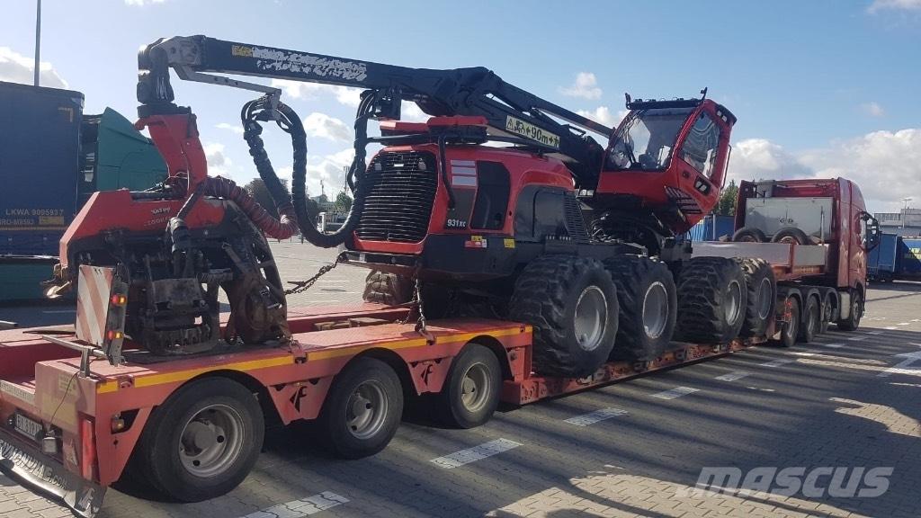 Komatsu 931 XC Betakarítók