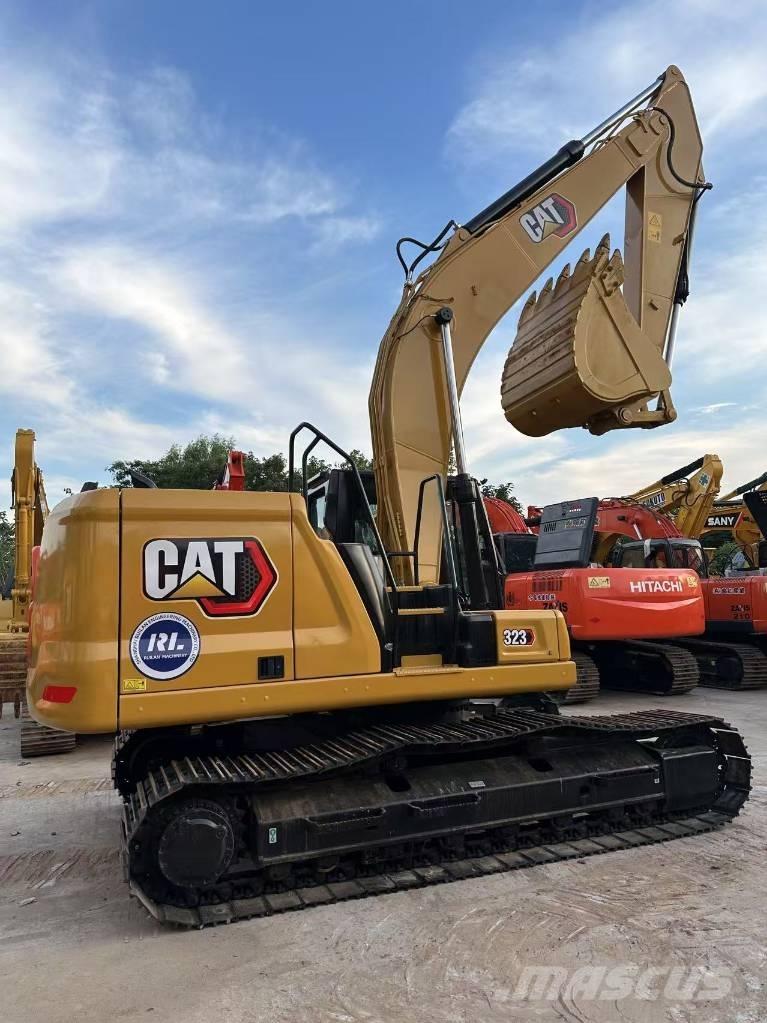 CAT 323GC Lánctalpas kotrók