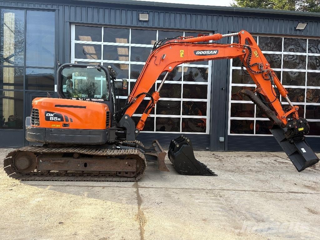Doosan DX 85 R Közepes (midi) kotrók 7 t - 12 t