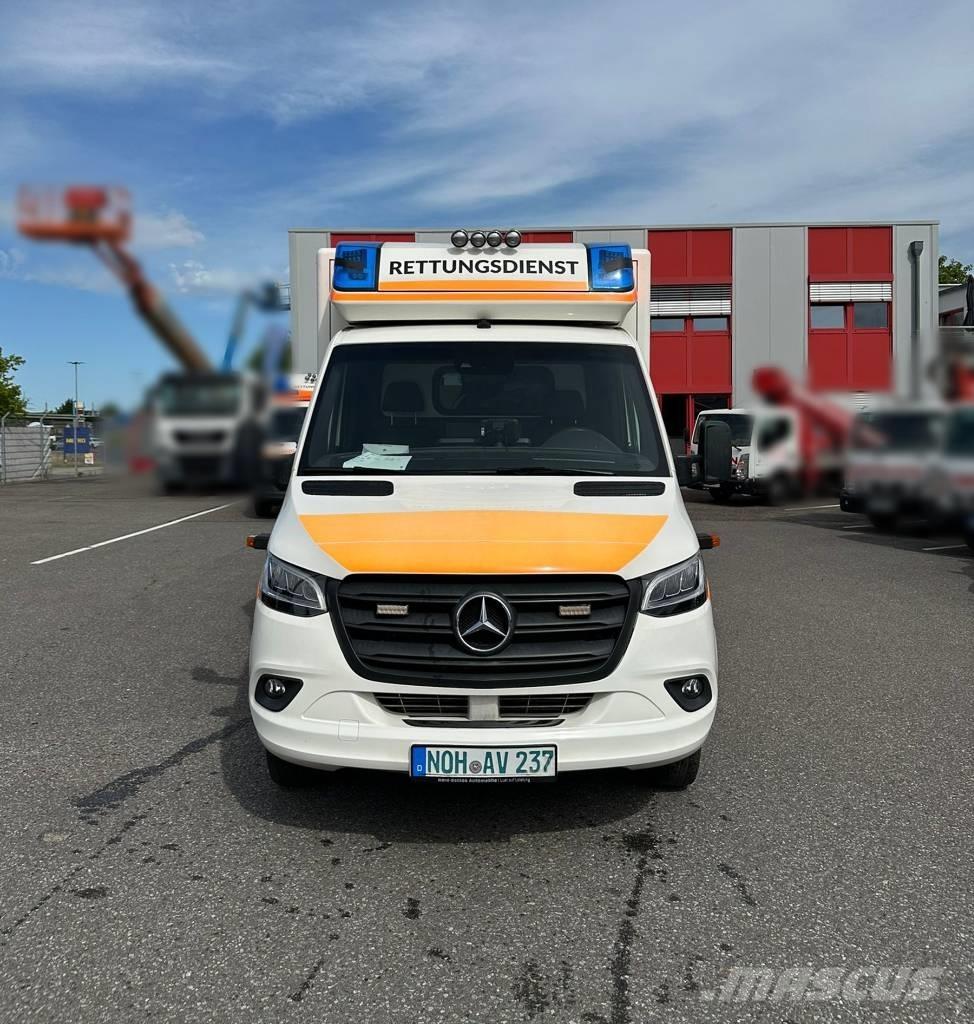 Mercedes-Benz 1000 Mentőautók