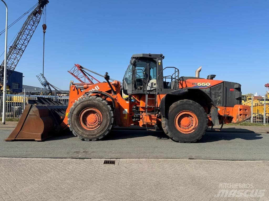 Hitachi ZW 550-6 Gumikerekes homlokrakodók