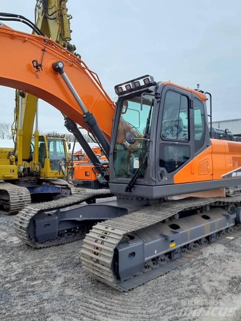 Develon DX 225 LC-7 Lánctalpas kotrók