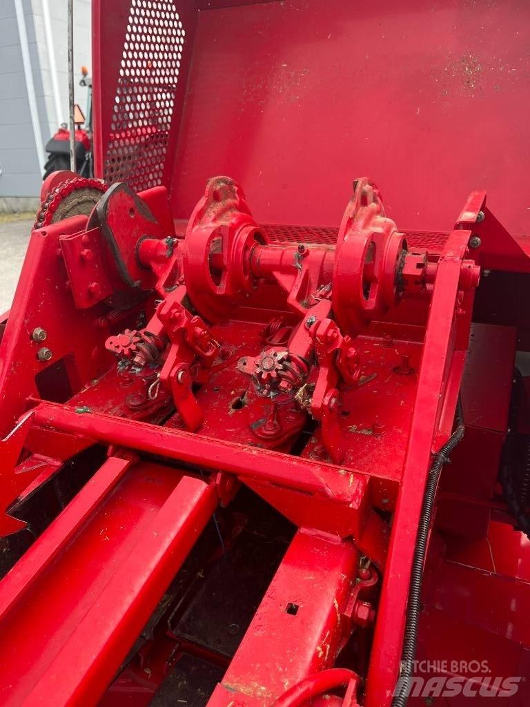 Massey Ferguson 1839 Szögletes bálázók
