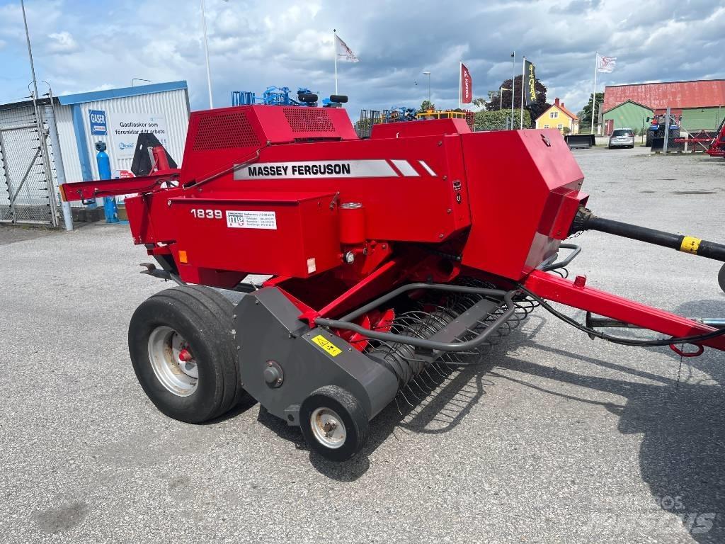 Massey Ferguson 1839 Szögletes bálázók