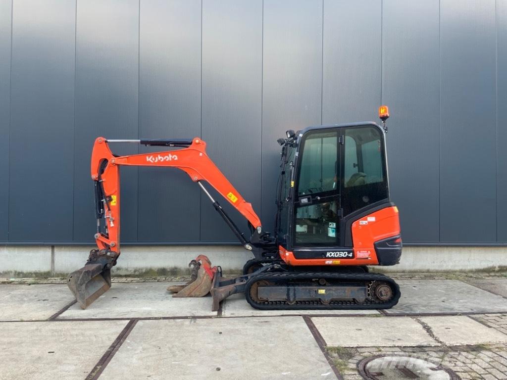 Kubota KX 030-4 Mini kotrók < 7t