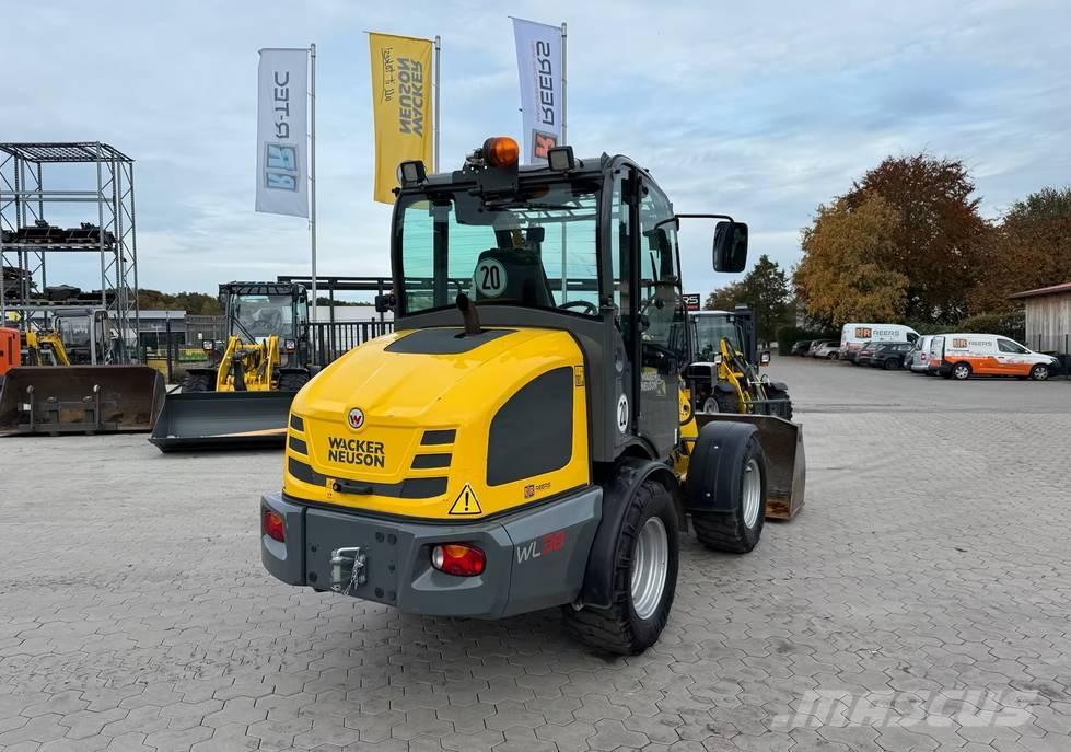 Wacker Neuson WL 38 Gumikerekes homlokrakodók