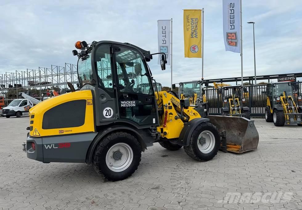 Wacker Neuson WL 38 Gumikerekes homlokrakodók