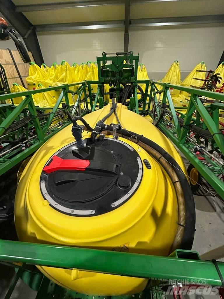John Deere 740 i Vontatott trágyaszórók