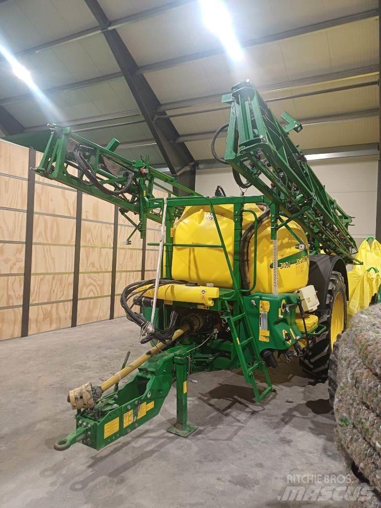 John Deere 740 i Vontatott trágyaszórók