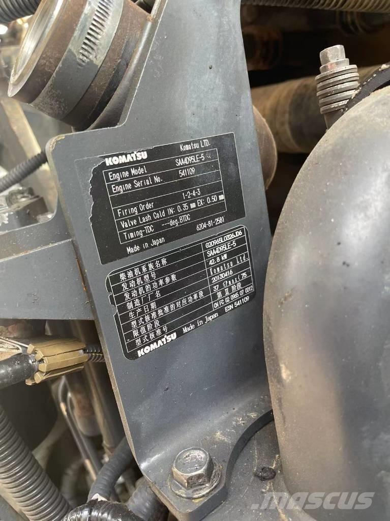 Komatsu PC 60-8 Lánctalpas kotrók