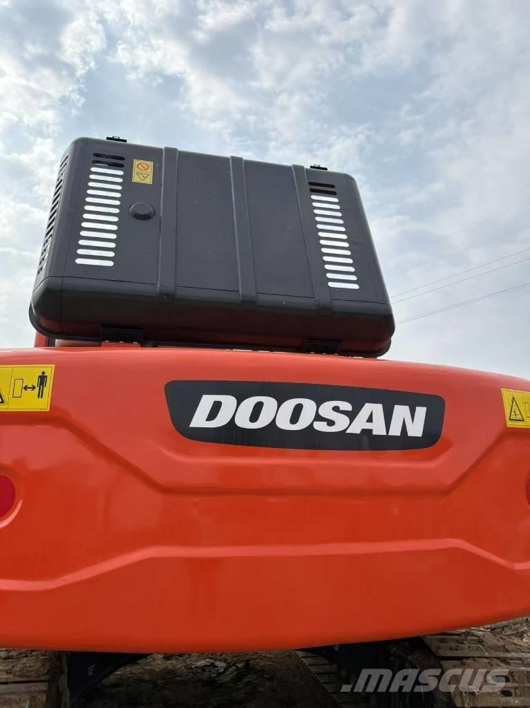 Doosan DX225LC-9C Lánctalpas kotrók