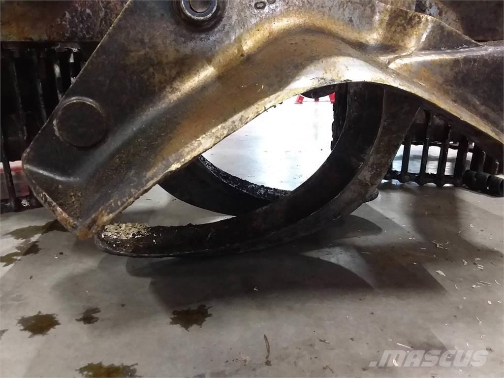 Komatsu S132 Betakarító fejek