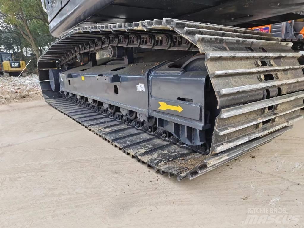 Kobelco SK 200 Lánctalpas kotrók