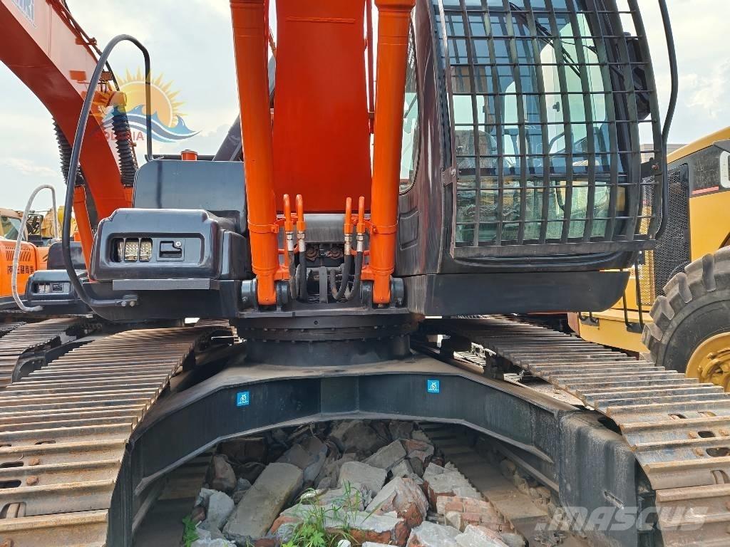 Hitachi ZX 200 Lánctalpas kotrók