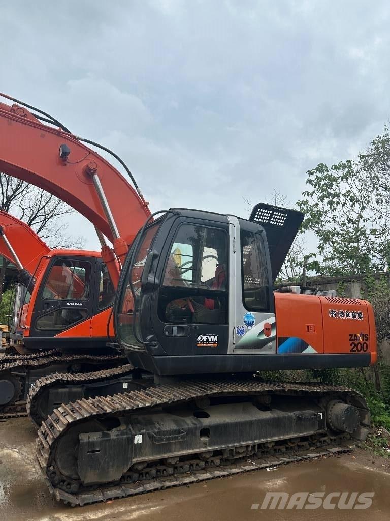 Hitachi ZX 200 Lánctalpas kotrók