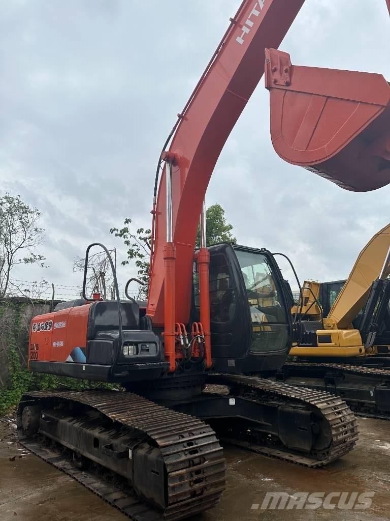 Hitachi ZX 200 Lánctalpas kotrók