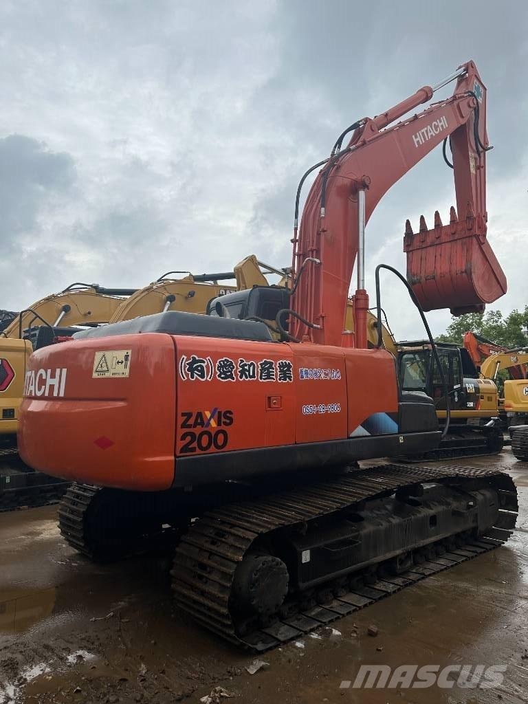 Hitachi ZX 200 Lánctalpas kotrók