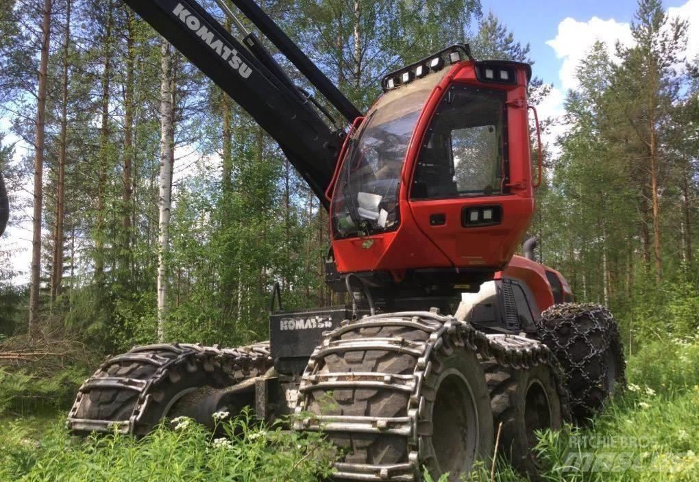 Komatsu 931 Betakarítók