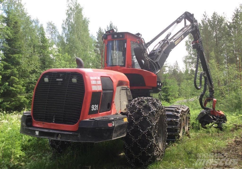 Komatsu 931 Betakarítók