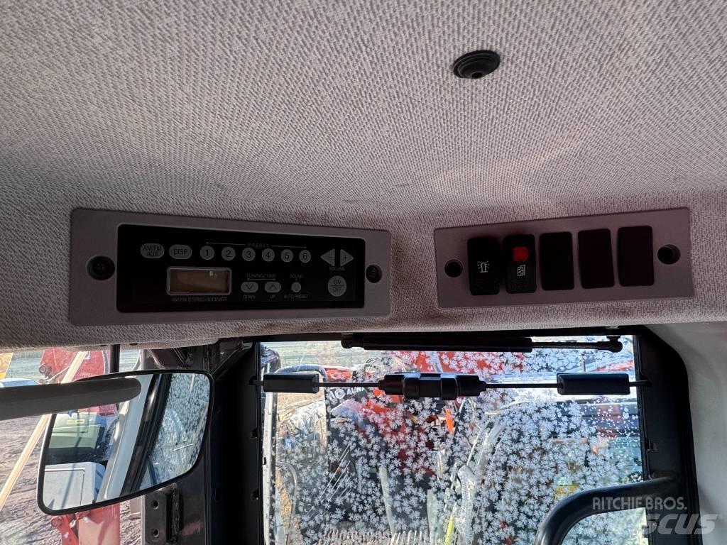 Hitachi ZW 310-6 Gumikerekes homlokrakodók
