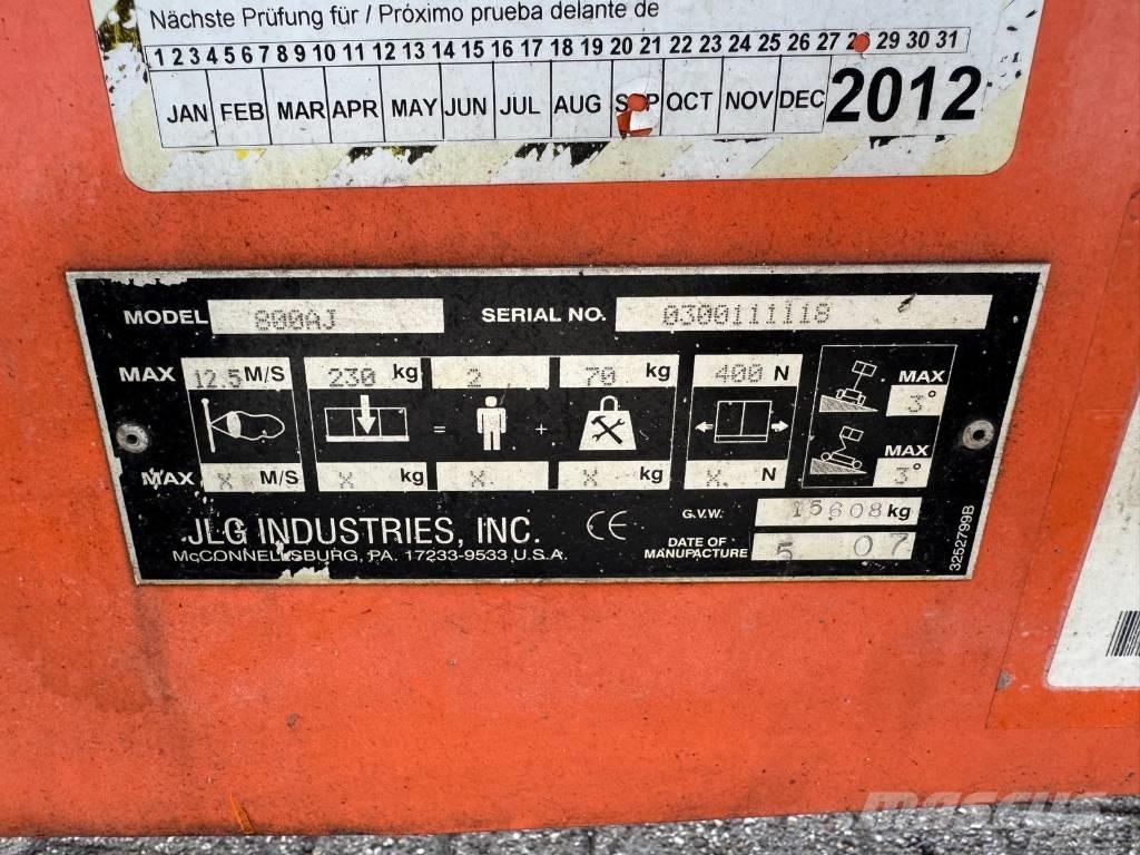 JLG 800 AJ Karos emelők