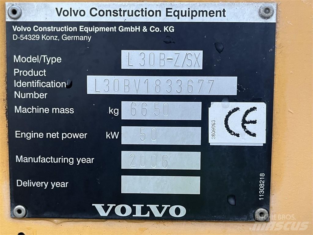 Volvo L 30 B Gumikerekes homlokrakodók