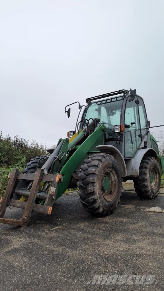 Kramer 750 Gumikerekes homlokrakodók