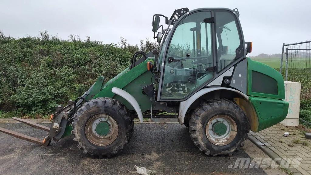 Kramer 750 Gumikerekes homlokrakodók