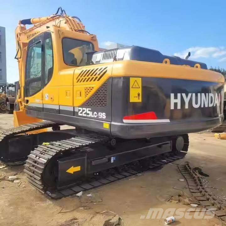 Hyundai HX 225 LC -9s Lánctalpas kotrók