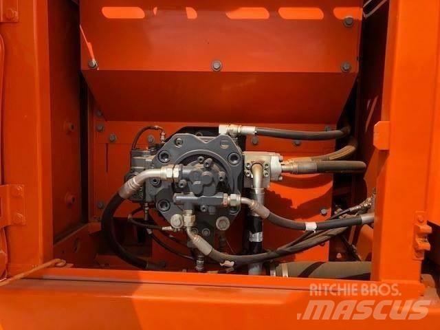 Doosan DX 225 Lánctalpas kotrók