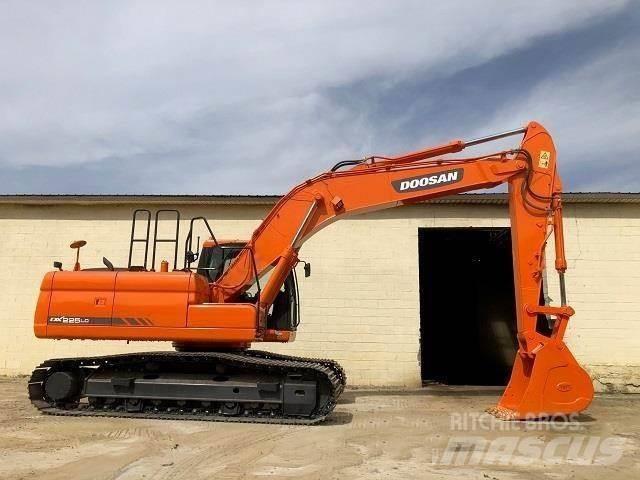 Doosan DX 225 Lánctalpas kotrók