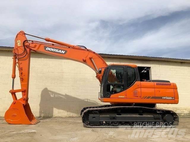 Doosan DX 225 Lánctalpas kotrók