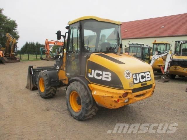 JCB 406 B Gumikerekes homlokrakodók