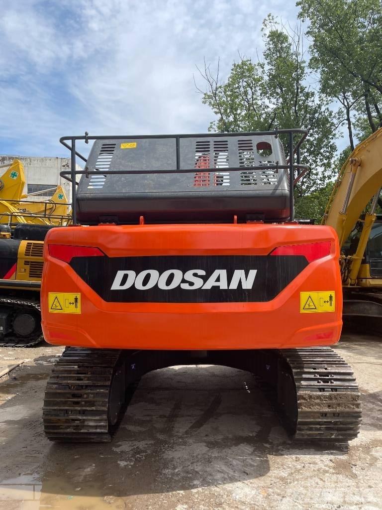 Doosan DX 225 Közepes (midi) kotrók 7 t - 12 t